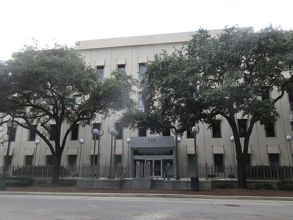 New_Orleans_Federal_Reserve_Bank_Building_from_Lafayette_Square_side,_August_2021_-_05 (1)